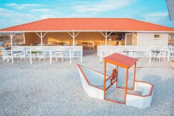 Деревенька на море Штормовое