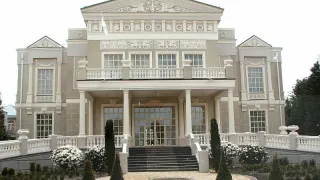 «Дворик»