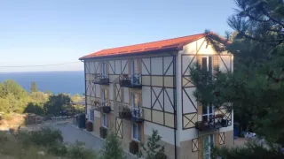 «Горы и море»