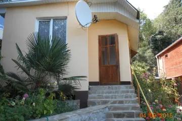 Гостевой дом на Западной 12 Алупка