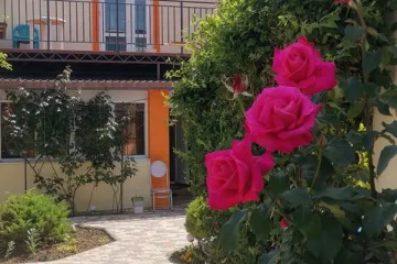 Гостевой дом Семейный Уютное