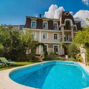 Каштановый особняк