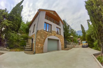 Кипарисовый рай Алупка