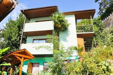 Лазурный залив Гурзуф