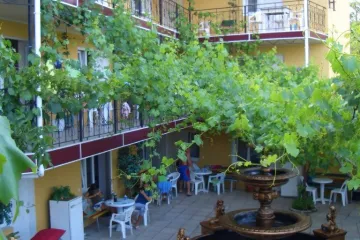 Лора Рыбачье