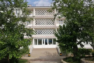 Маяк, корпус Буревестник Заозёрное