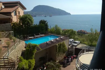 Прилив Гурзуф