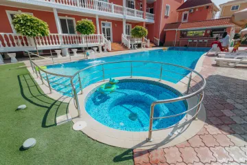 Red House Заозёрное