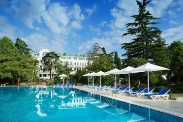 Riviera Sunrise Resort  Алушта