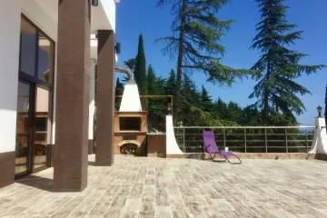 Розов хутор Алушта