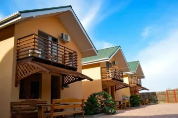 Семейный дворик Прибрежное