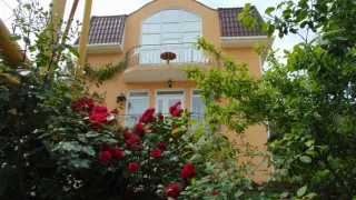 «Snug House»