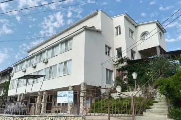 У Емели Орджоникидзе