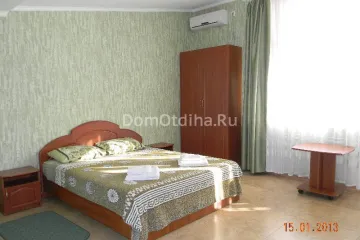 Усадьба у графского парка Алупка