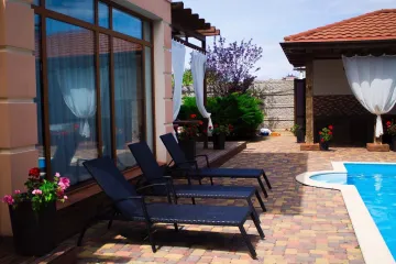 Вилла Магриб и Шарк Поповка