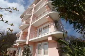 «Виола», ул. Набережная, 24А/54 Алушта