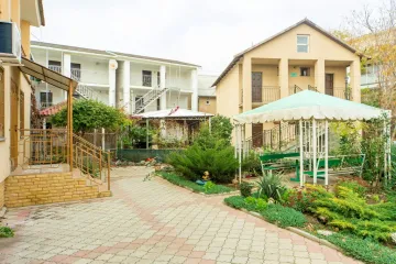 Вояж-Прибой Саки