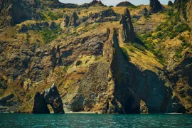 Вулкан Карадаг: Древний гигант в сердце Крыма