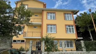 «Yellow House»